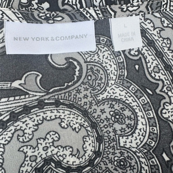 NY&Co Paisley Print Women's Top - Picture 3 of 5